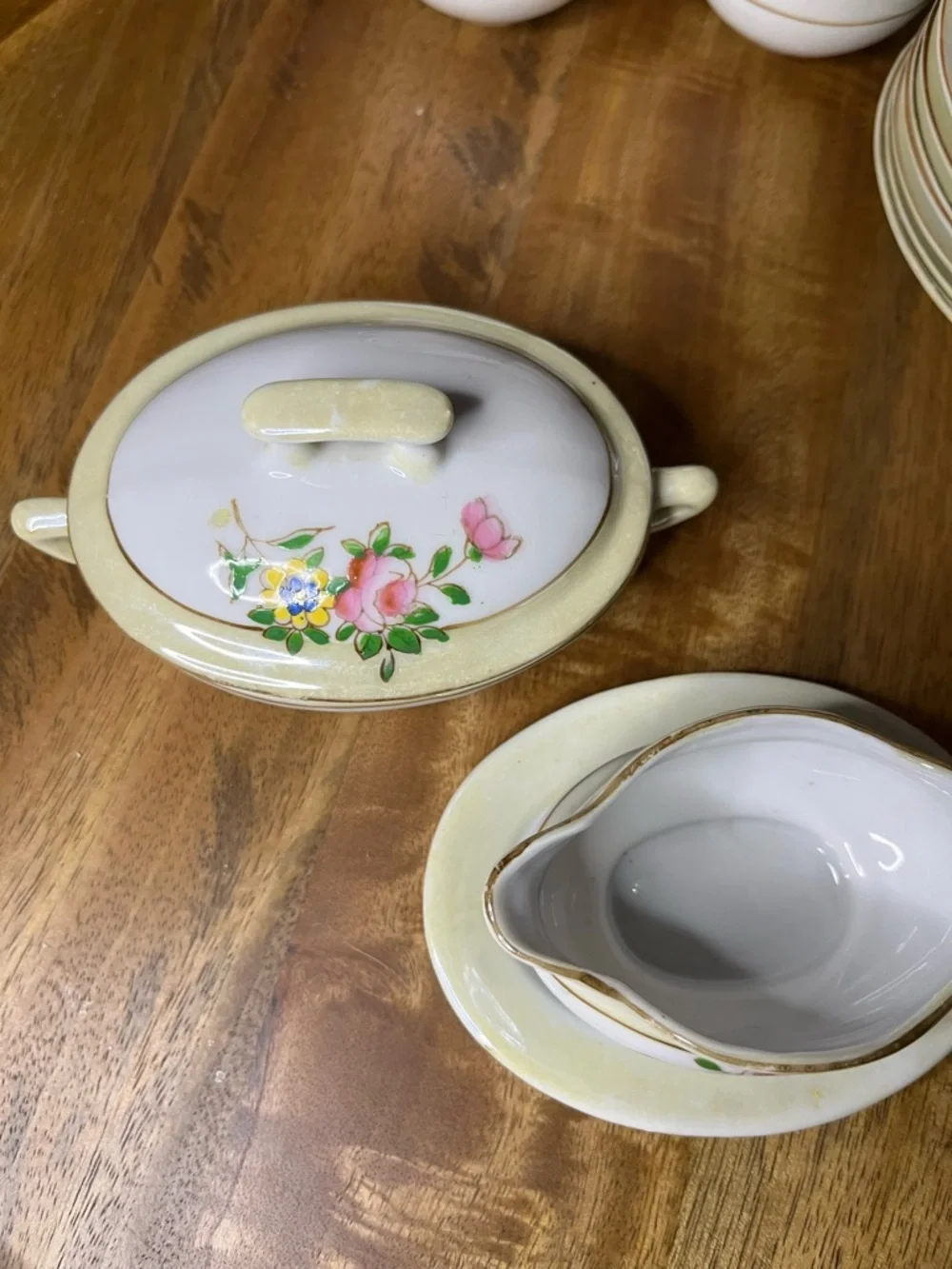 Vintage MINIATURE 28 piece Porcelain Tea Set‎